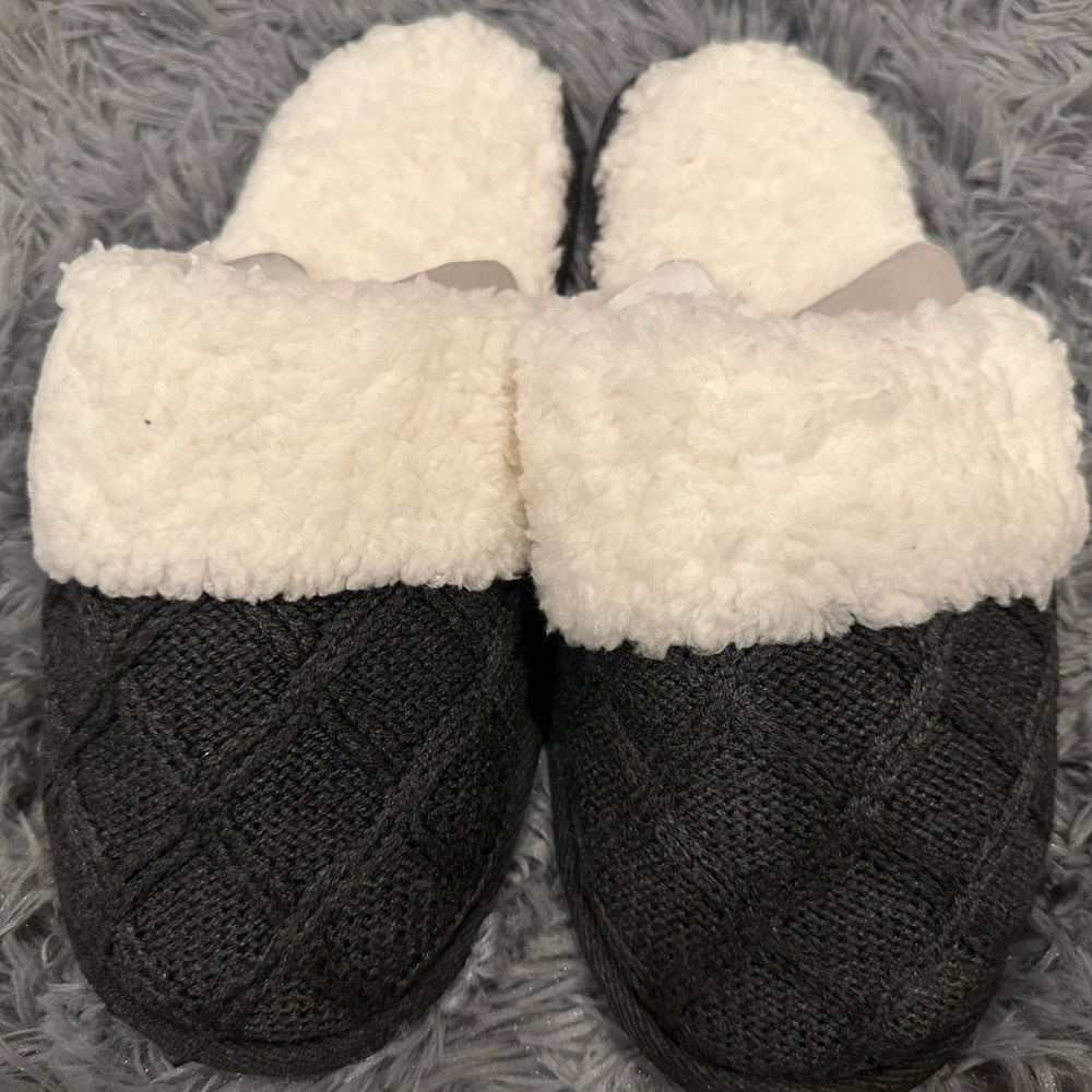 New Victoria secret soft slippers